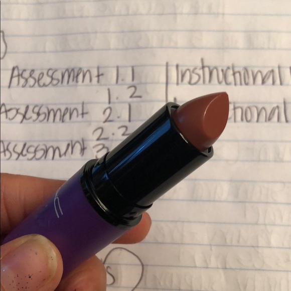 MAC Selena - Picture 6 of 7